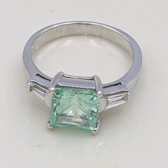 Sterling Silver Green Aquamarine Type Lab Made Square Stone Ring Sz 7 - Picture 1 of 8